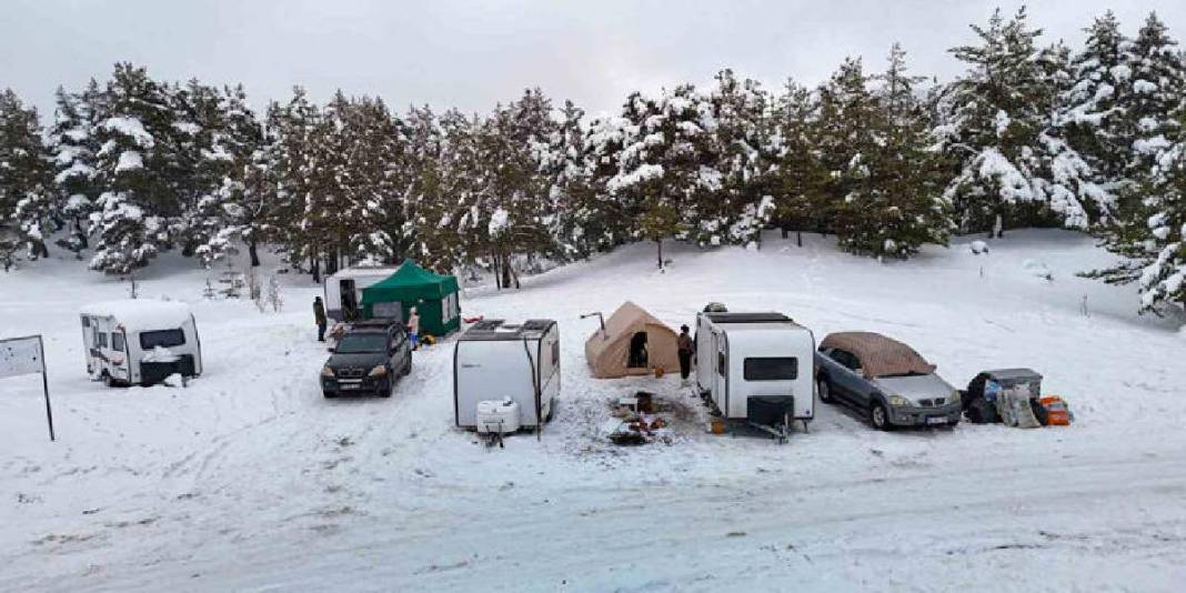 Kış tatilinin yeni rotası Başkent oldu! Uludağ gitti Işık Dağı geldi: Beyaz örtüye doyum olmadı 4